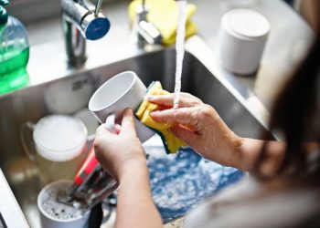 Nova técnica doméstica economiza detergente e melhora a limpeza