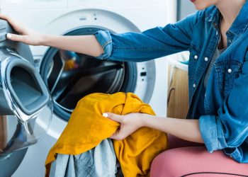 Os maiores erros que destroem suas roupas na máquina de lavar