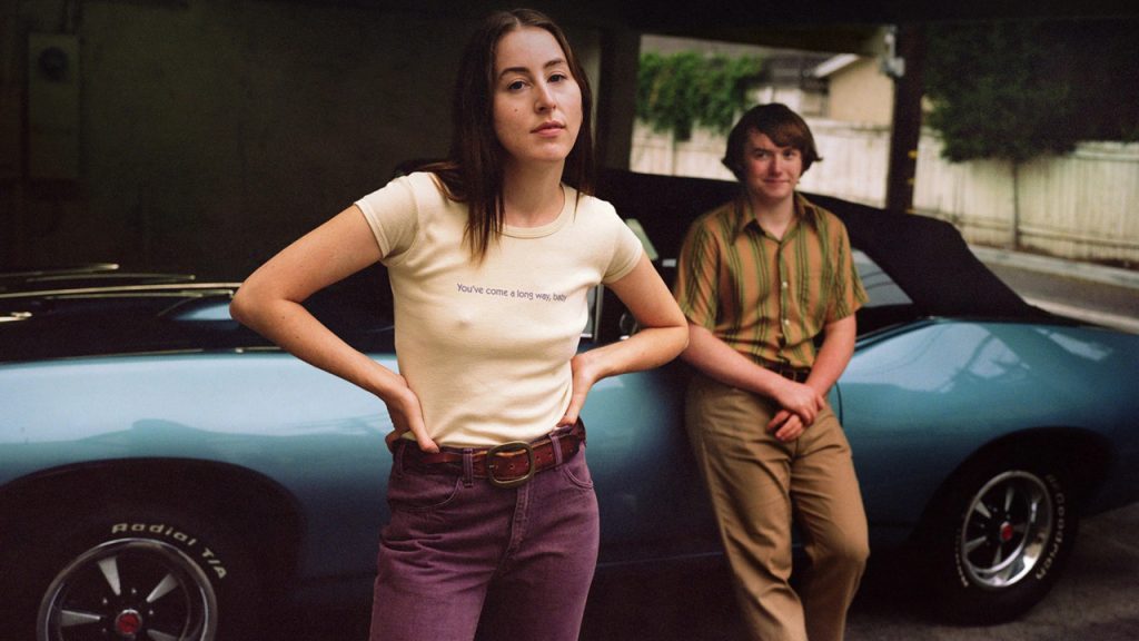 O filme que canta a juventude com vinil e inocência