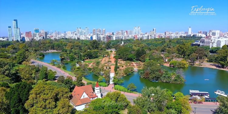 Essa cidade conquistou os brasileiros com passeios baratos, charme europeu, qualidade de vida e muita história