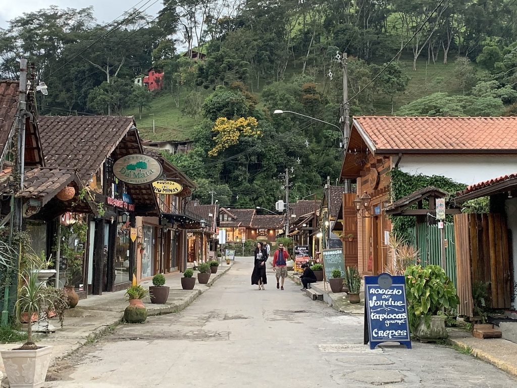 5 cidades brasileiras perfeitas para quem quer fugir do agito e relaxar