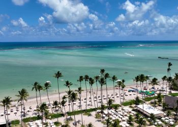 O paraíso das águas cristalinas do Nordeste conhecido como “Caribe Brasileiro” encanta viajantes do mundo inteiro