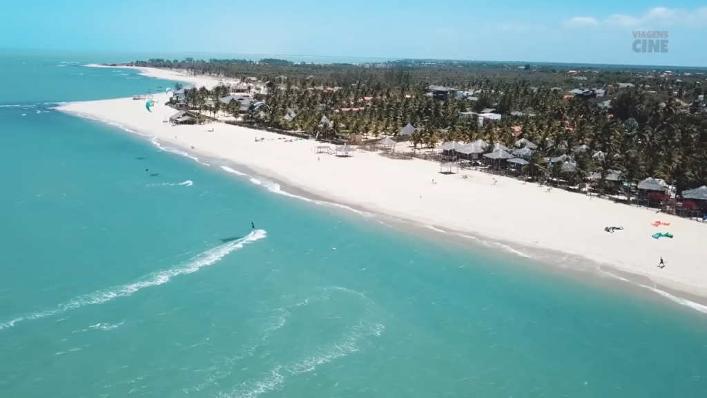 Essa cidade no Nordeste virou refúgio de quem busca praias tranquilas, natureza exuberante e cultura sertaneja à beira-mar