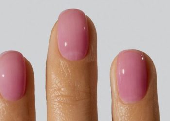 Rosa suave e brilho natural definem a unha mais desejada do verão 2026