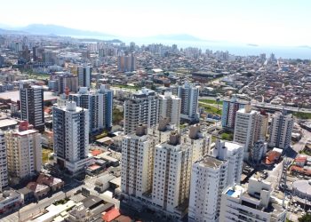 A cidade de São José combina qualidade de vida, desenvolvimento urbano e fácil acesso às belezas do litoral catarinense