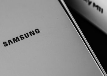 Smartphone com câmera de outro nível por menos de R$ 2.000 em 2025