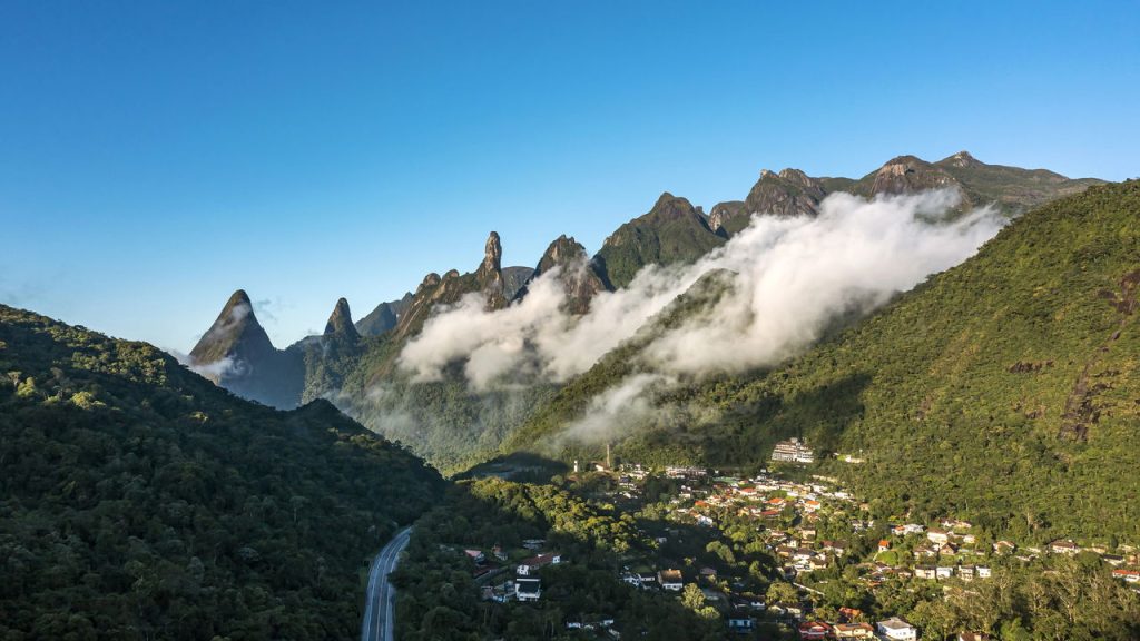 Entre montanhas e cachoeiras, essa cidade no interior do Rio de Janeiro virou refúgio de quem busca paz, beleza e qualidade de vida