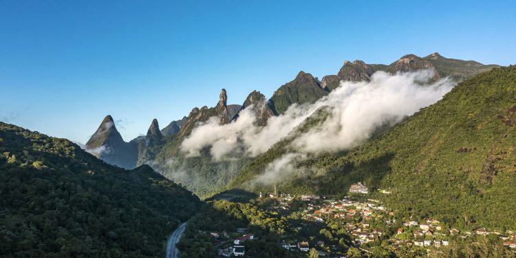 Entre montanhas e cachoeiras, essa cidade no interior do Rio de Janeiro virou refúgio de quem busca paz, beleza e qualidade de vida