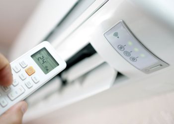 A escolha mais econômica para enfrentar o calor sem susto na conta de luz