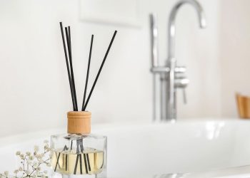 Casa sempre cheirosa? Aprenda o aromatizante caseiro com só 2 ingredientes!