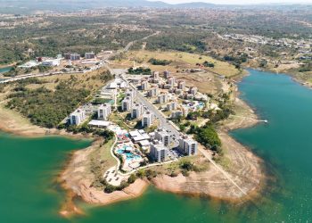 Cidade no interior de Goiás impressiona com paisagens surreais