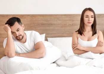 O que está por trás da mania de culpar o outro e como isso destrói pouco a pouco o relacionamento
