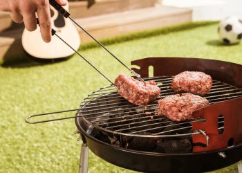 Seu churrasco pode estar em risco por esse erro de limpeza