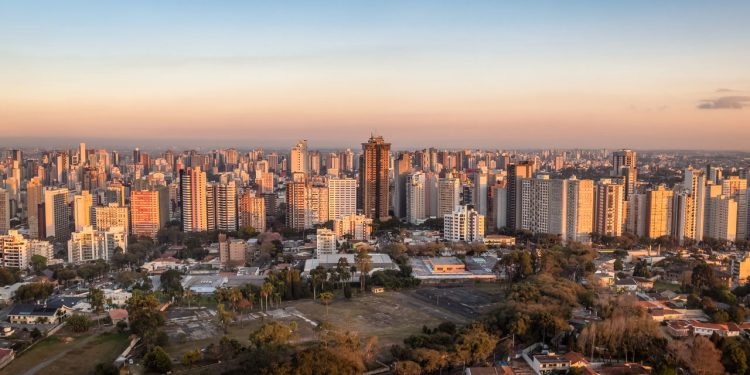 A cidade brasileira onde o transporte funciona e a arquitetura encanta