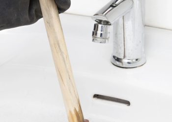 Esse ingrediente de cozinha resolve o entupimento em minutos