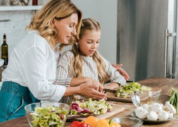 Os alimentos que ajudam a dormir melhor segundo nutricionistas