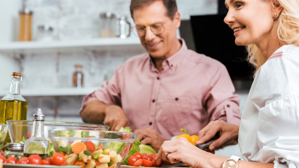 Os alimentos que ajudam a dormir melhor segundo nutricionistas