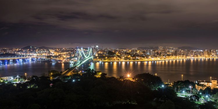 A cidade mais conectada do país oferece praias, cultura e bem-estar