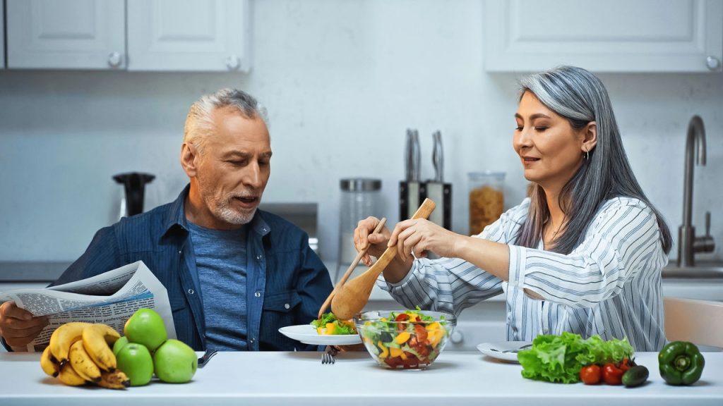 Como manter a saúde após os 60 com uma alimentação poderosa