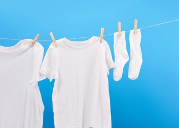 Esse truque simples virou o favorito de quem quer roupa branca