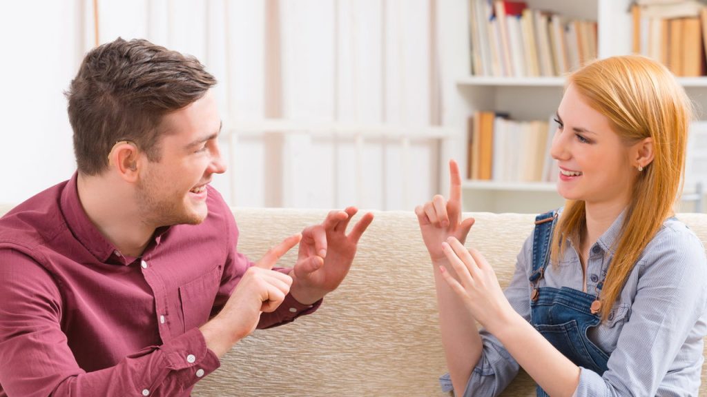 Aprenda Libras grátis e conquiste novas oportunidades