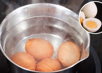 O jeito mais eficaz de cozinhar ovos sem quebrar