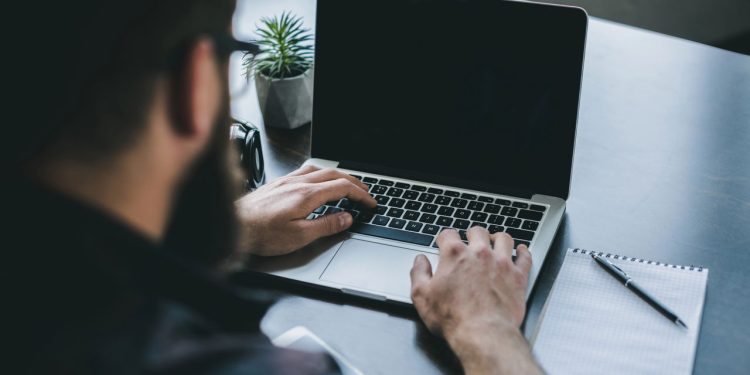 Seu notebook pode durar muito mais só com essa simples mudança