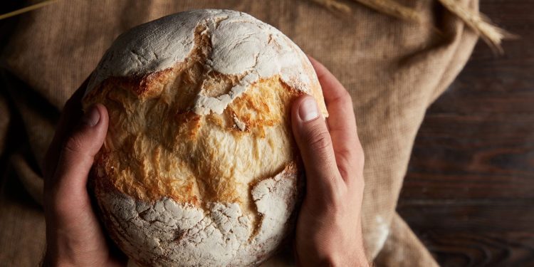 O melhor jeito de guardar pão e manter ele crocante