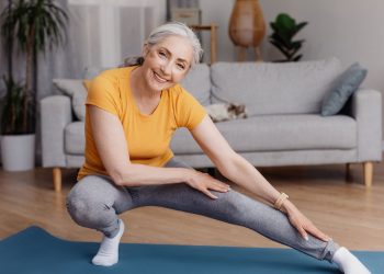 O segredo para iniciar exercícios em casa sem riscos de lesões