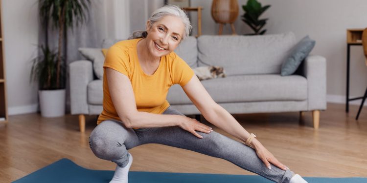 O segredo para iniciar exercícios em casa sem riscos de lesões