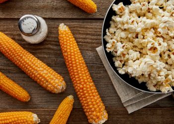 Pipoca pode ser saudável e aliada da dieta se feita assim