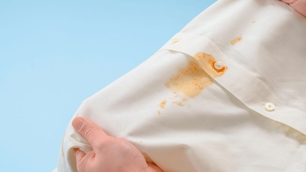 3 tipos de manchas e como remover cada uma da forma certa