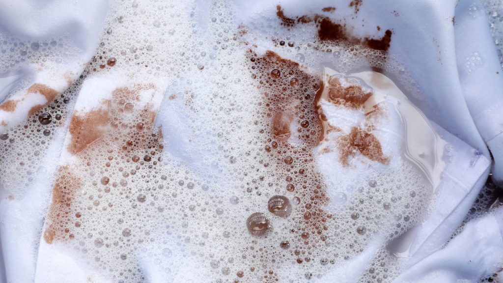 3 tipos de manchas e como remover cada uma da forma certa