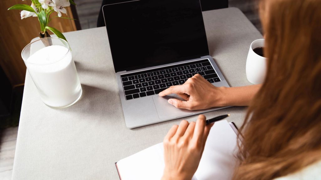 Santander e Google oferecem o melhor curso grátis de IA do ano
