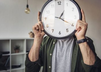 O motivo real por que o tempo passa mais rápido depois dos 30