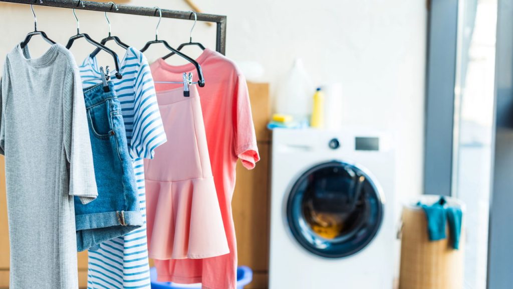O melhor jeito de evitar bolinhas nas roupas com cuidados simples