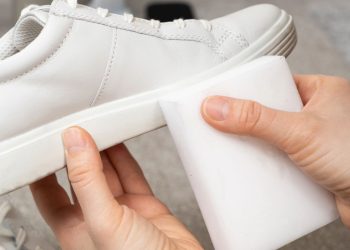 Truques caseiros para deixar seu tênis branco impecável