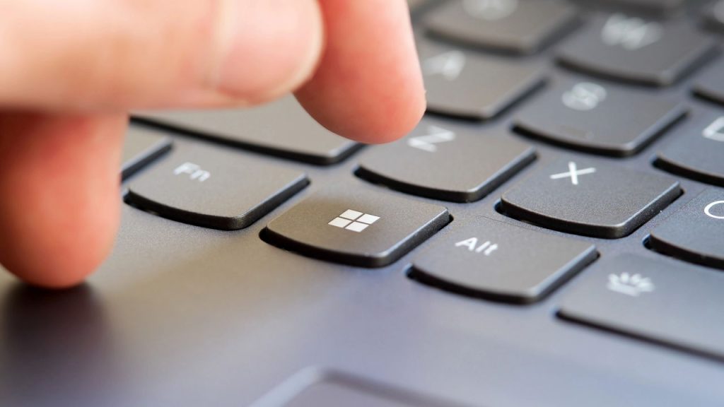 Aprenda como configurar alertas de login por email no Windows 11