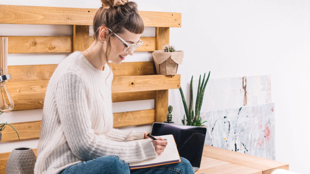 Curso gratuito no SENAC garante vaga no setor administrativo