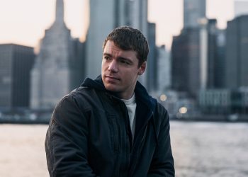 Nova temporada de O Agente Noturno ganha previsão de estreia na Netflix