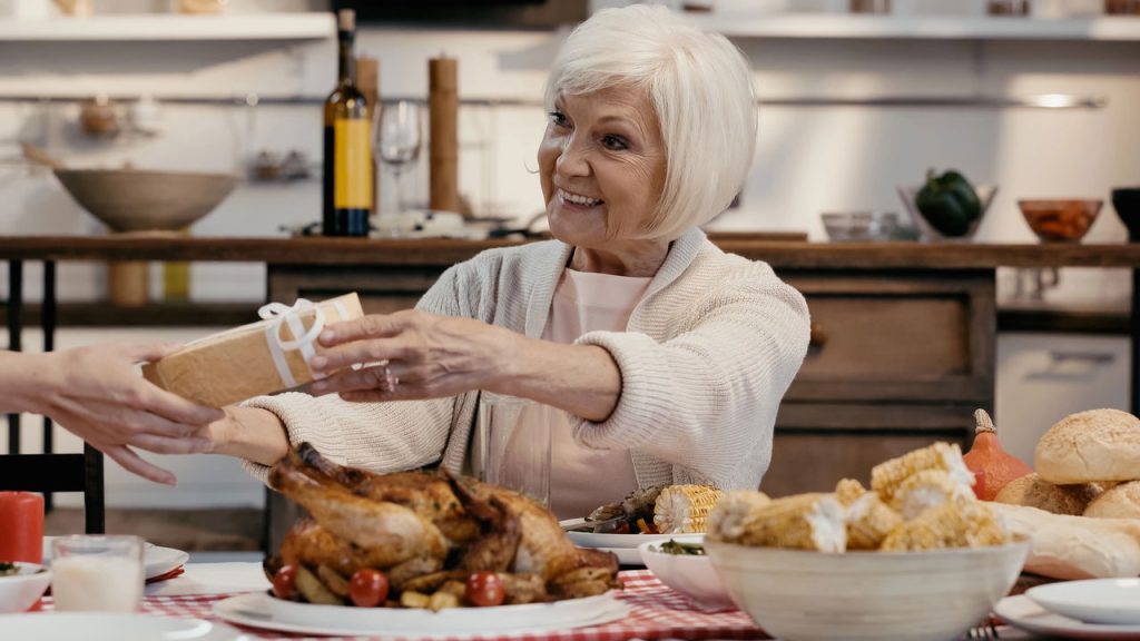 O que levar quando é convidado para jantar em casa de amigos?