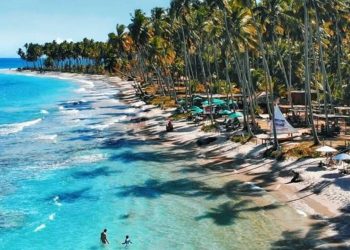 5 praias com águas cristalinas que parecem do Caribe no Brasil