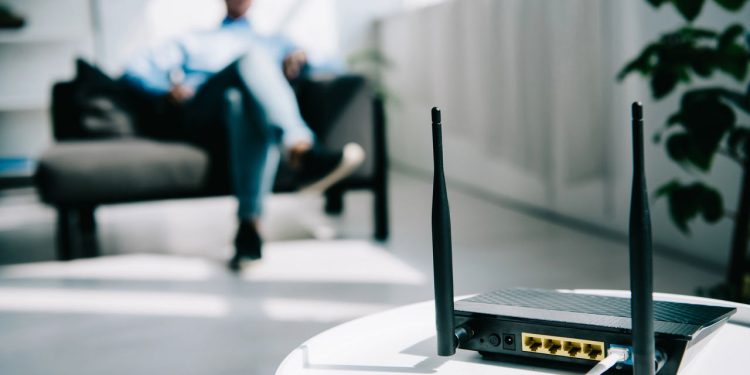Wi-Fi e 5G estão mesmo ameaçando sua saúde ou é só mito