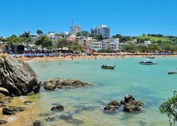 Conheça o paraíso de águas calmas das praias de Anchieta no Espírito Santo