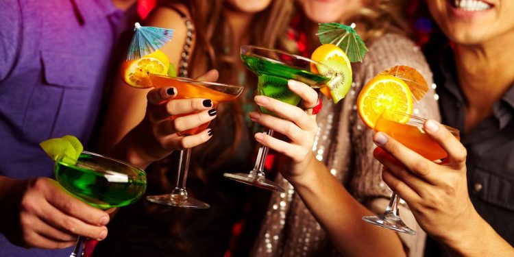 Bebidas que melhoram o humor - Créditos: depositphotos.com / pressmaster