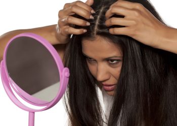 Cansado da caspa? Esse método caseiro pode ser a solução
