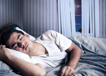 Como melhorar sua noite de sono com hábitos simples