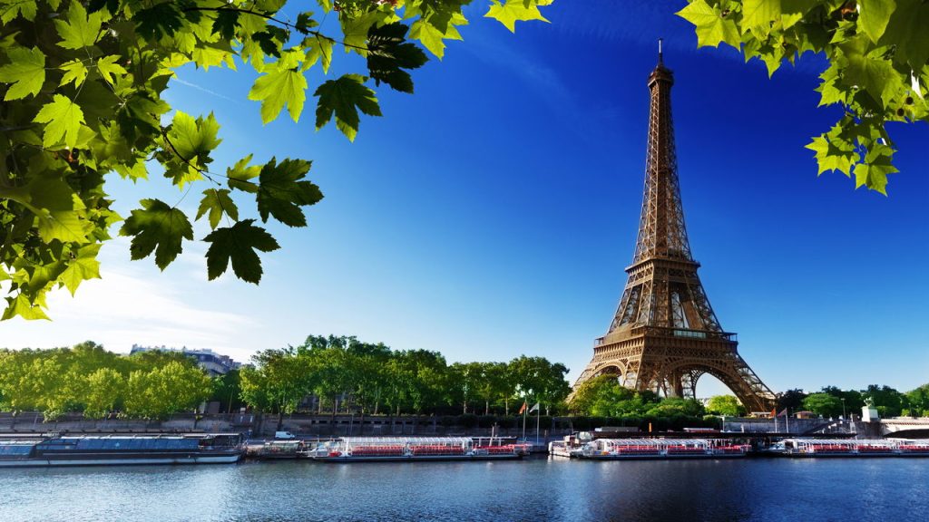 A Torre Eiffel pode crescer até 15 cm no calor do verão