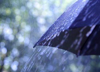 Motivos para trocar o guarda-chuva pelo poncho estendido