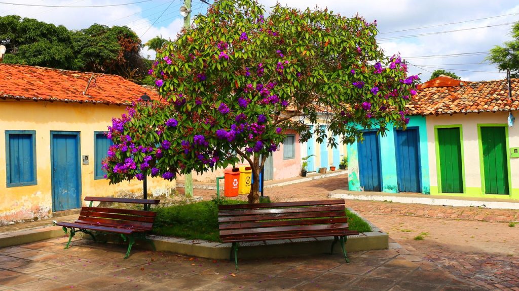 A vila escondida na Bahia que parece saída de um filme de aventura